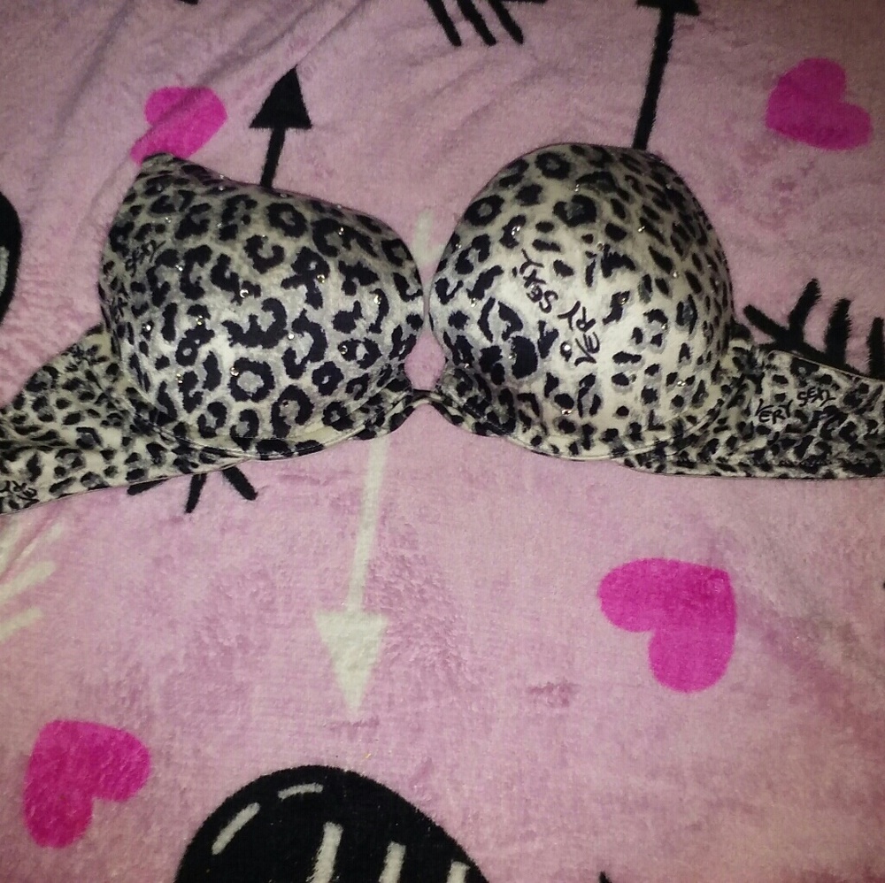 Vicroria secret very sexy bra